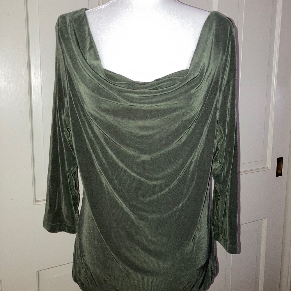 GREEN colored Cowl Neck 3/4 Sleeve Travel Knit Top  Size L
